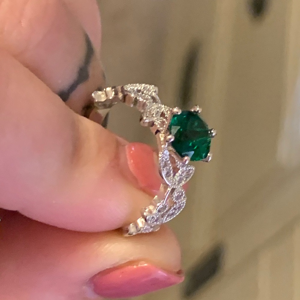 Unique ring